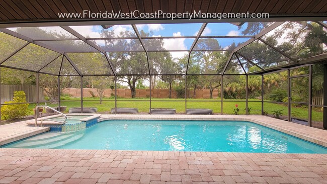 Building Photo - CLASSIC SARASOTA POOL HOME WITH UPDATES AN...