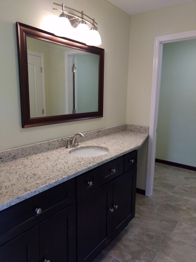 Building Photo - 5201 Carriage Way Dr