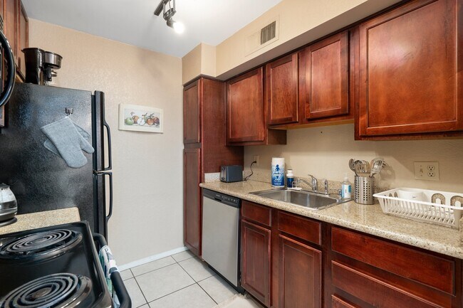 Building Photo - 3600 N Hayden Rd