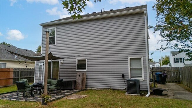 Building Photo - 517 Woodshire Way