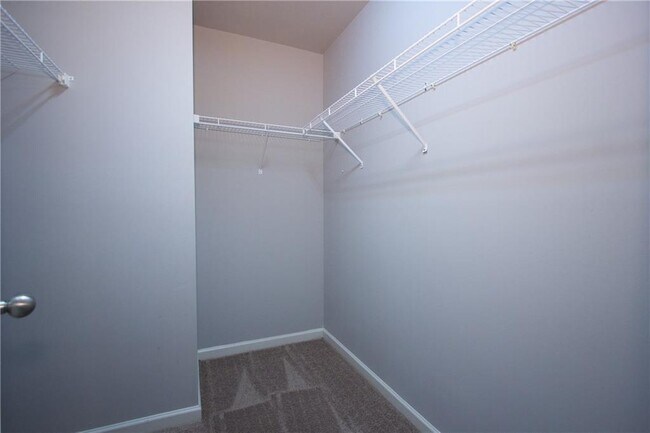 Building Photo - 960 Franklin Mill Trace