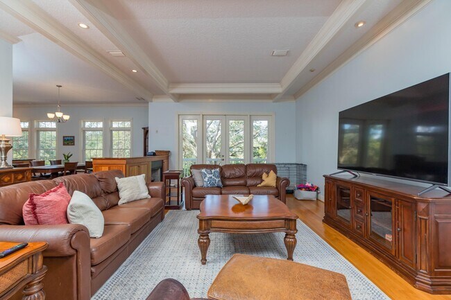 Building Photo - 313 S Forest Dune Dr