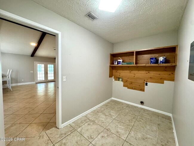 Building Photo - 130 Derby Woods Dr