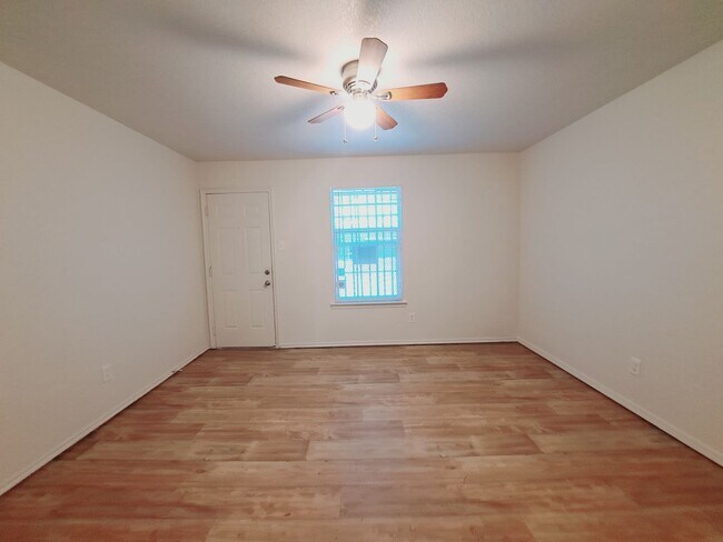 Building Photo - Mulkey 1500-1502