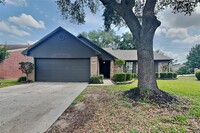 Building Photo - 8155 Big Oak Trail Dr