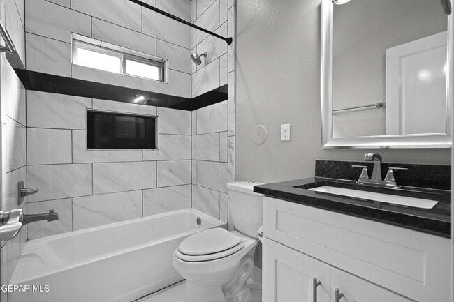 Building Photo - 2801 Tierra Garden Dr