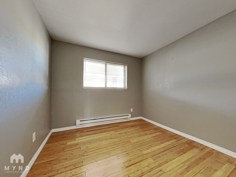 Building Photo - 7885 Barbara Ann Dr
