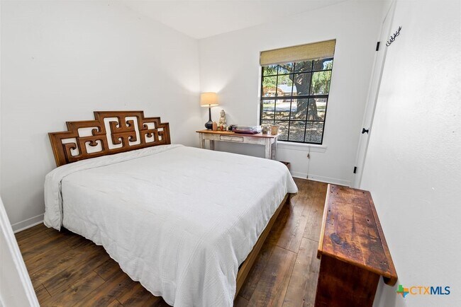 Building Photo - 202 Leveritts Loop