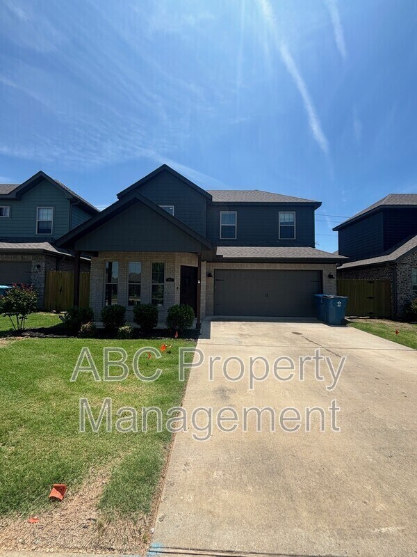 Primary Photo - 3207 SW Hillstone Ave