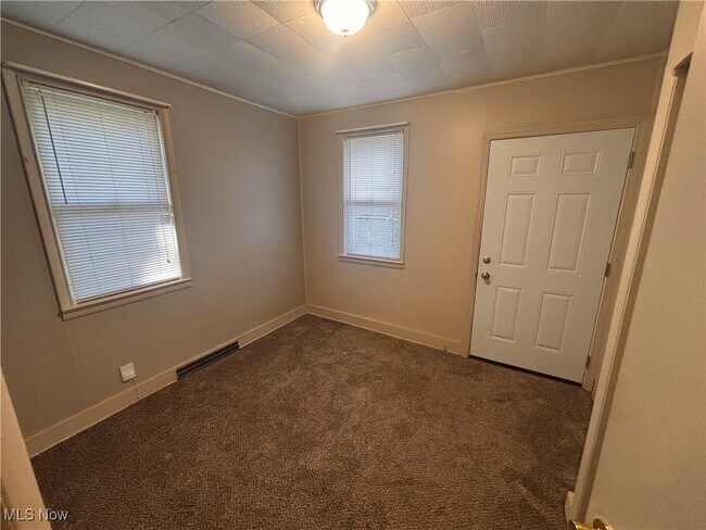 Building Photo - 1453 Woodbirch Ave