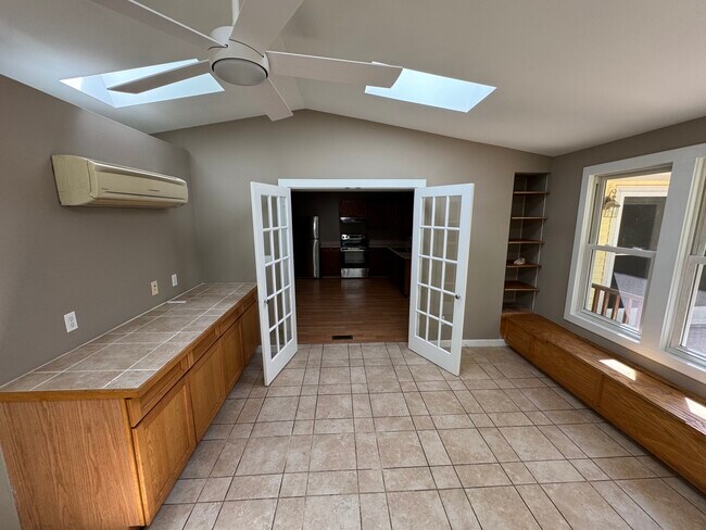 Building Photo - 3671 Sandy Creek Rd