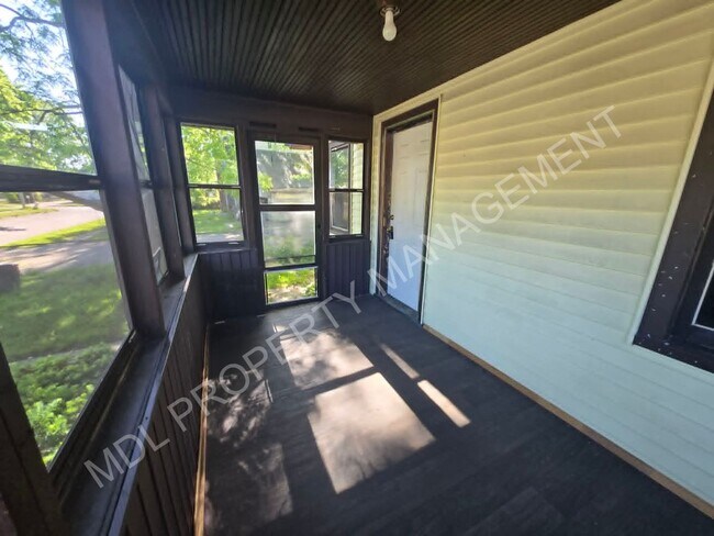 Building Photo - 3-Bedroom House in Saginaw