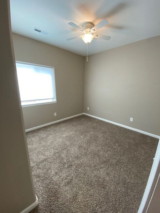 Building Photo - !!Ready for Move in!!  PLUS $250 off FIRST MONTH when you move-in by 11/30/2025