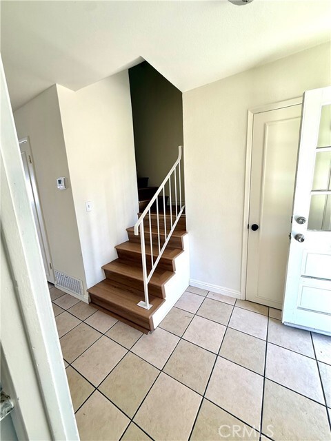 Building Photo - 684 E Lee Pl