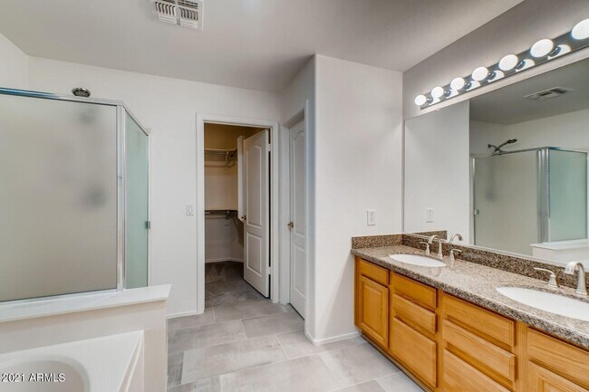 Building Photo - 10310 E Le Marche Dr
