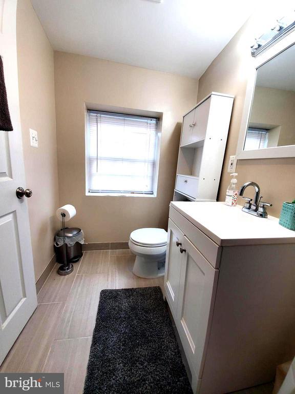 Building Photo - 600 S Washington St