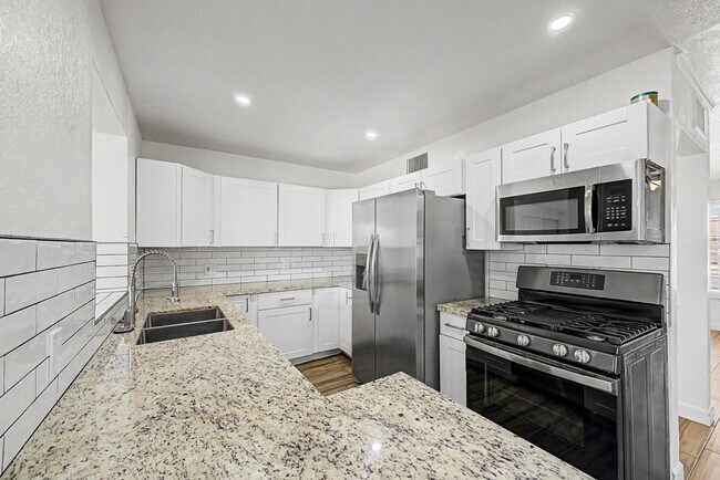 Building Photo - 3519 W Orchid Ln