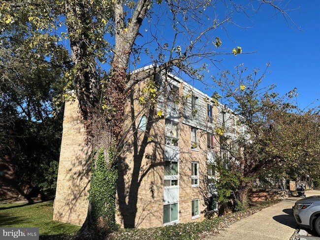 Building Photo - 3940 Bel Pre Rd