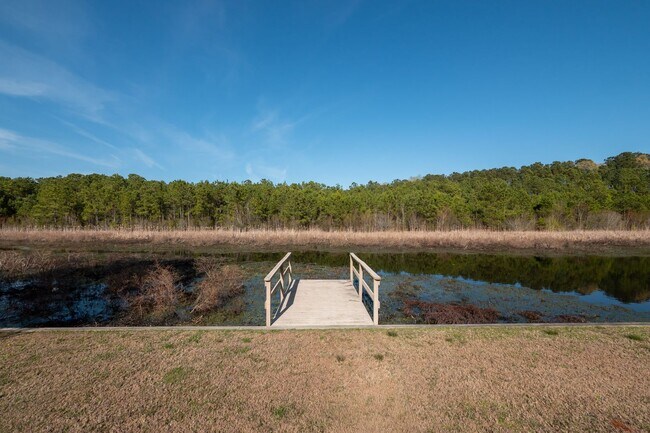 Building Photo - Beautiful Ranch in Pine Meadows | Water View
