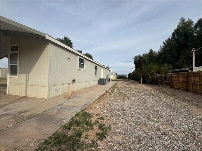 Building Photo - 10044 Kent Rd