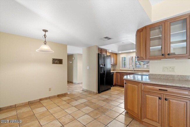 Building Photo - 5345 E Crocus Dr