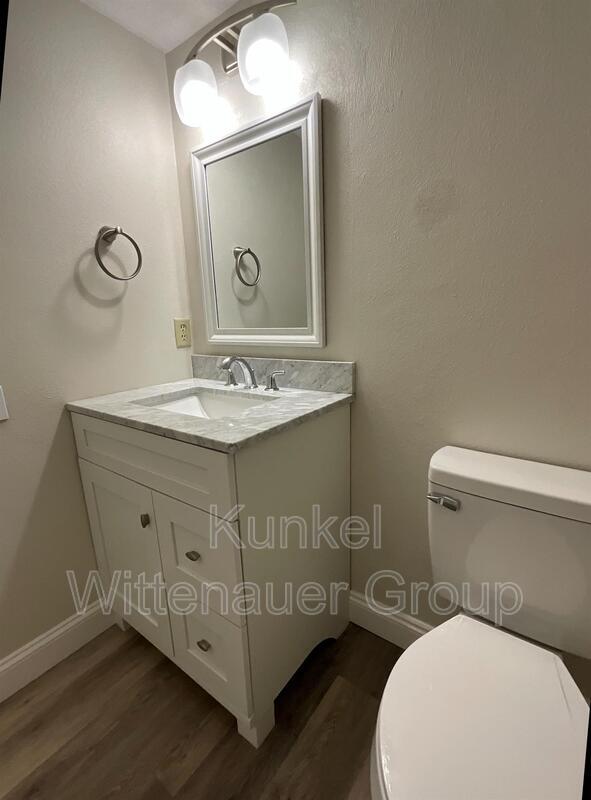 Building Photo - 713 Plankway Dr