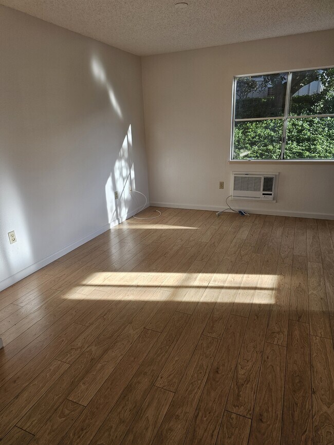 Building Photo - 95-1045-1045 Kaapeha St