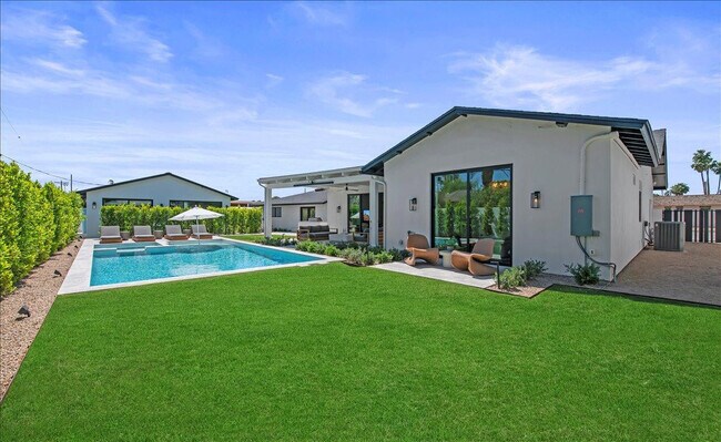 Building Photo - 3631 N 54th Ct