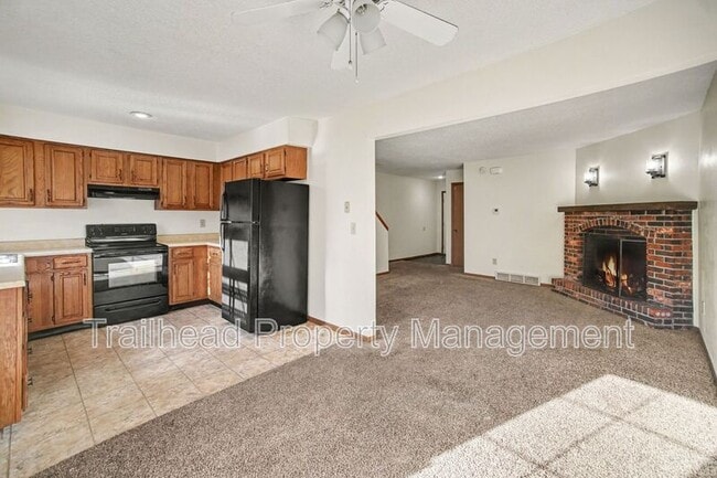 Building Photo - 410 NW Nottingham Ln