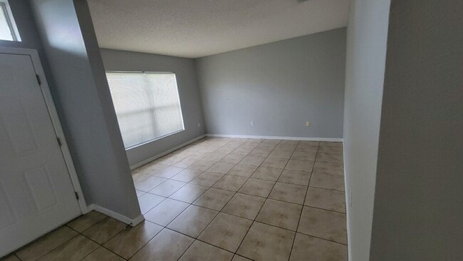 Building Photo - Beautiful 3 bedroom 2 bath home