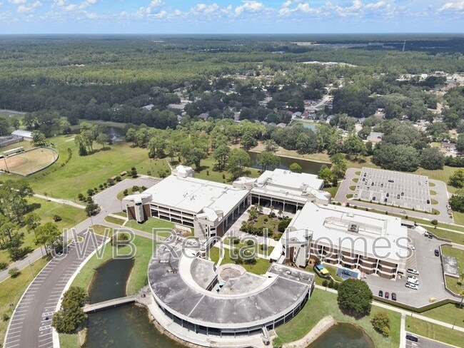 Building Photo - 10825 Key Haven Blvd