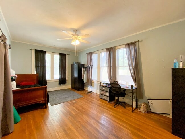 Building Photo - 1714 NW 3rd Pl