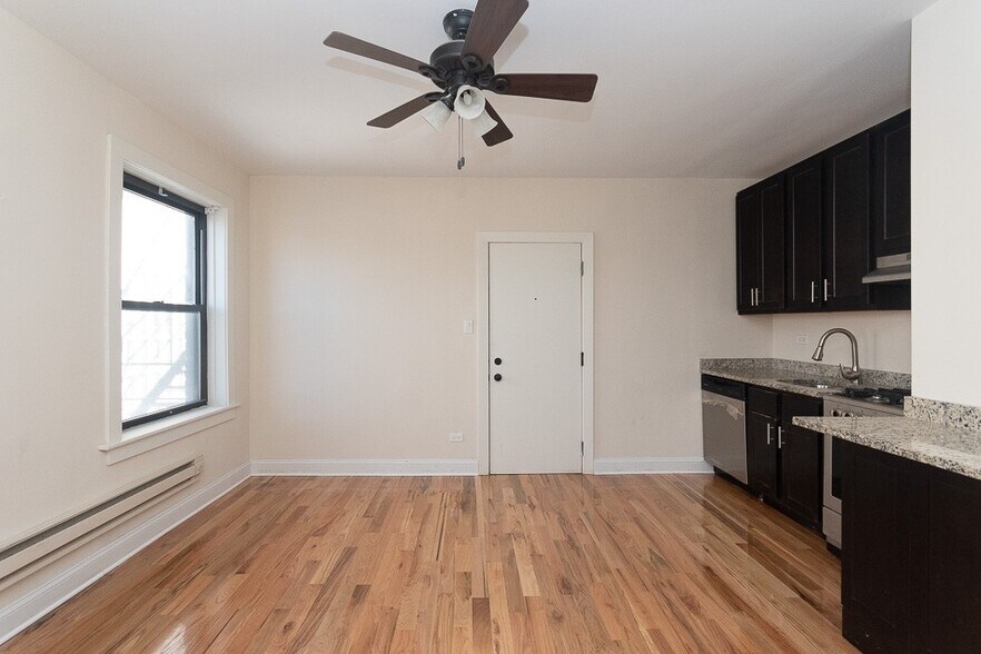 Building Photo - 617 W Patterson Ave