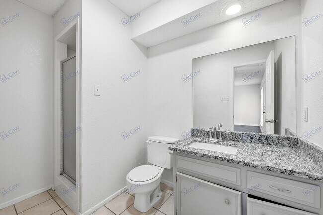 Building Photo - 2728 Westchester Dr