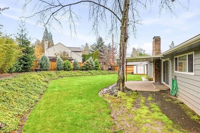 Building Photo - Charming One-Level 3 Bedroom/ 1.5 Bath Beaverton Home | Large ¼-Acre Lot