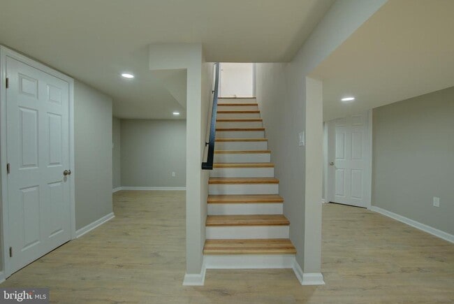 Building Photo - 106 North St NE