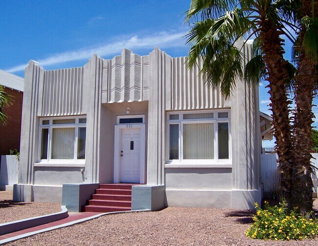 Apartment Entry - 521 E University Blvd