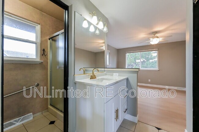 Building Photo - 7705 S Pontiac Ct