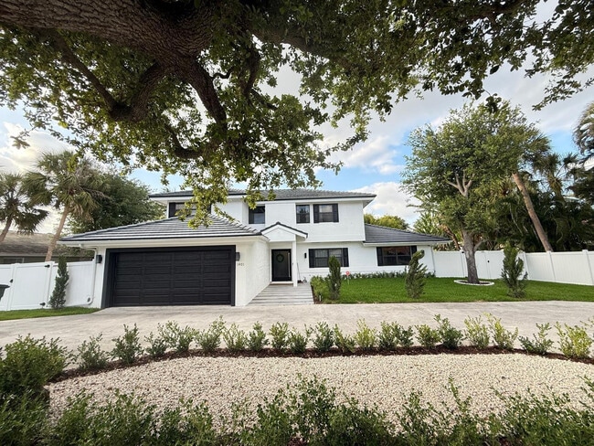 Building Photo - 1401 SW 18th St