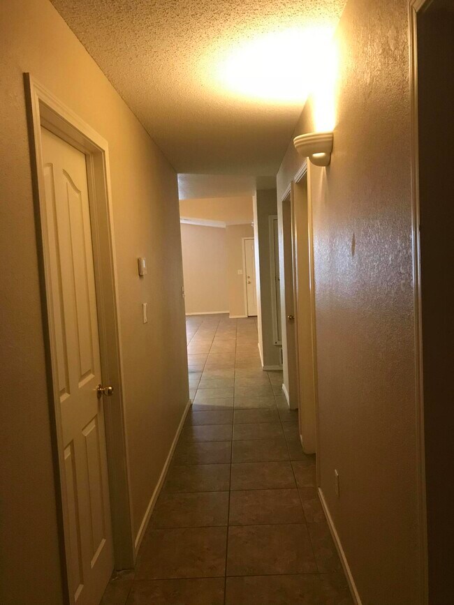 Building Photo - 14108 Volcanic Rock Dr
