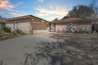 Building Photo - 13622 Wimbledon Oaks Dr