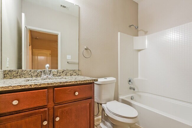 Building Photo - 2120 Foxglove Ct