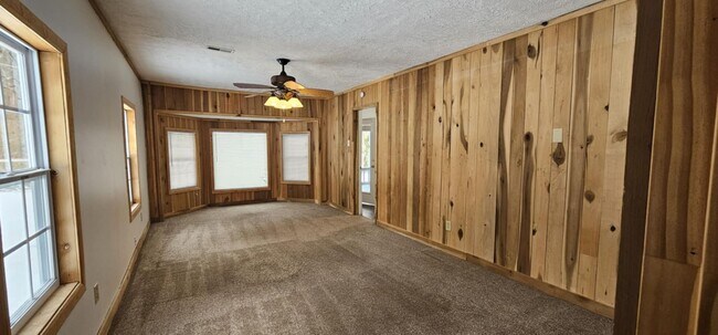 Building Photo - 4479 Stenberg Rd