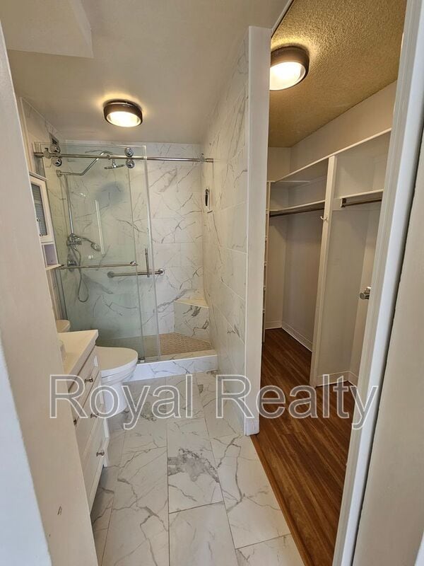 Building Photo - 1925 Kalakaua Ave