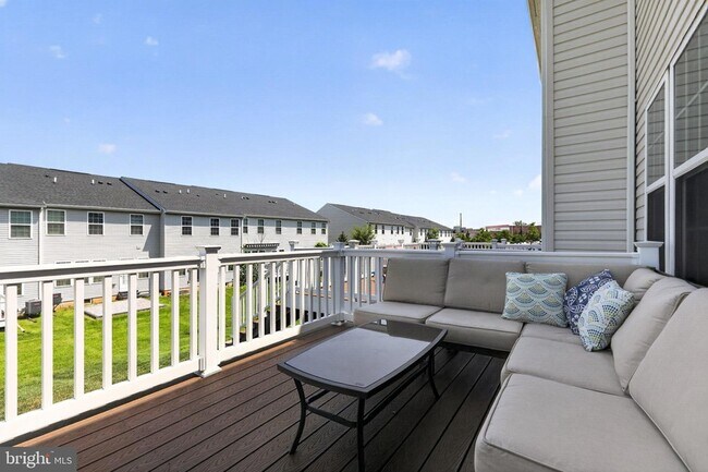 Building Photo - 1551 Emily Ct