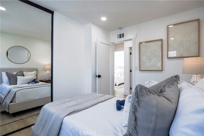 Building Photo - 15271 Yorkshire Ln