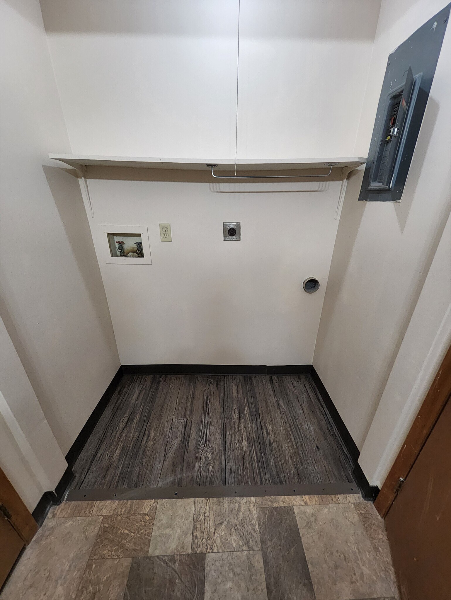 Building Photo - 220 Heritage Cir