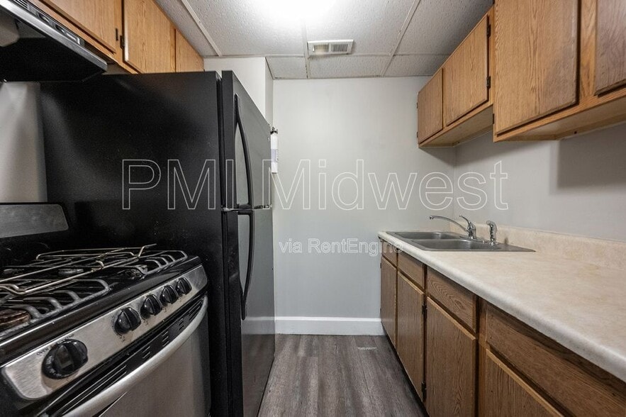 Building Photo - 2060 N Delaware St