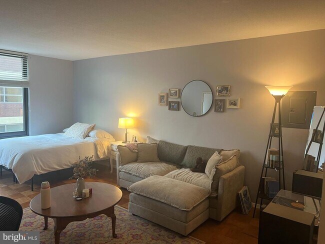 Primary Photo - 1301 20th St NW