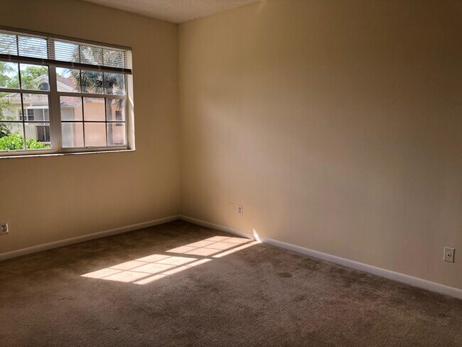 Building Photo - 880 Cypress Park Way